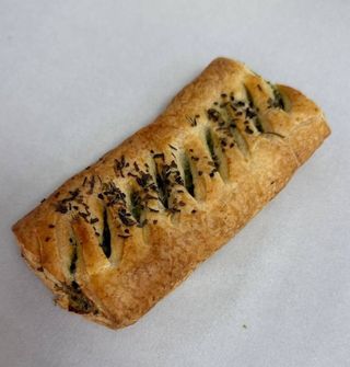 Слойка з сиром та шпинатом