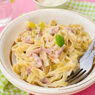 Tortellini panna e prosciutto