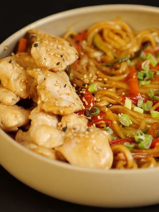 Nouilles Sautees Blanc De Poulet