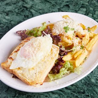 Croque madame with french fries