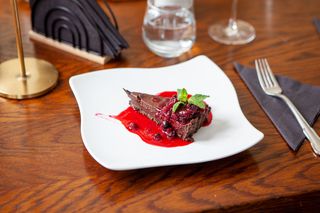 Tort de ciocolată cu chilli și sare de mare