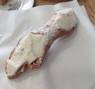 Cannolo espresso di piana degli albanesi