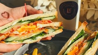 Клаб-сэндвич с лососем