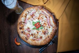 Pizza Prosciutto Funghi