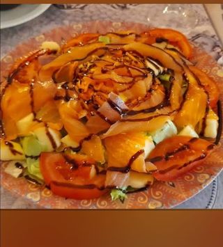 Ensalada de salmón, manzana y vinagreta