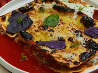 Велика тонка лазанья з печі