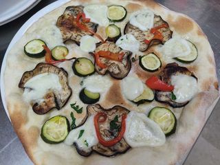 Bianca con bufala e verdure grigliate