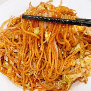 鸡肉炒面Tallarines.fritos tres delicias con pollo