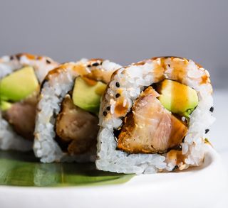 Pollo Uramaki (8 Uds.)
