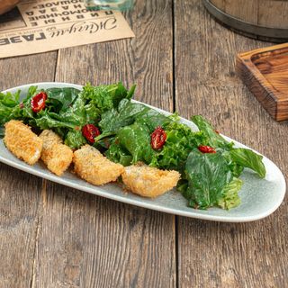 Салат с судаком в панировке