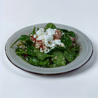 Салата с киноа и бейби спанак (380г)