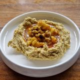 Хумус Саджак със скариди.