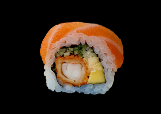 Uramaki gold krewetka w tempurze otulona łososiem z kawiorem 8 szt.