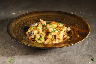 Ньоки с пиле и гъби 450г