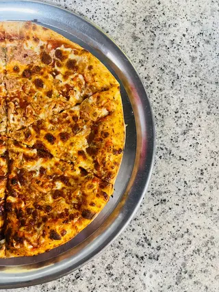 Pizza Mediana De Atún Y Cebolla 