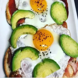 Huevos Rotos Con Jamón Ibérico