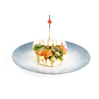 Bao De Salmón, Aguacate, Sésamo Y Salsa Kanama