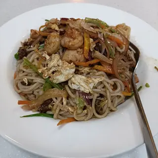 Special Fried Rice Noodles (Beef,chicken.pranwn & Egg)