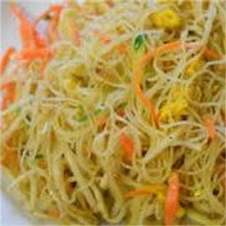 35. Spaghetti di riso con gamberi