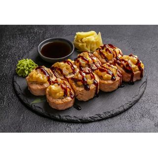 Рол з запеченим лососем та гребінцем