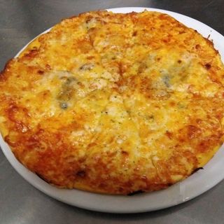 Pizza cuatro quesos (pequeña)