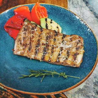 Свинска рибичка на скара с гарнитура (450г)