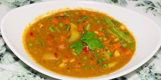 Mix vegetable curry With bread/lipia