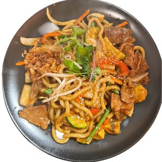 Makaron Udon z wołowiną