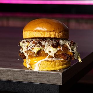 CÉSAR BURGER- Burger mes marzo