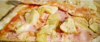 Pizza piatto cotto e carciofi