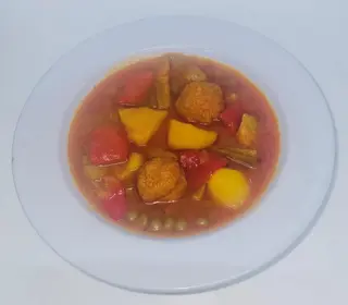 guiso de albóndigas de bacalao