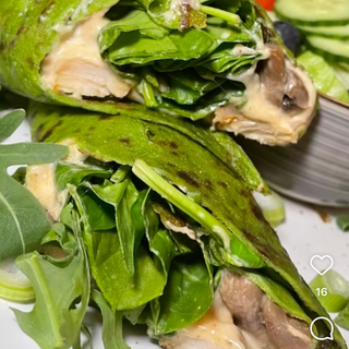 Naleśnik wytrawny z kurczakiem 