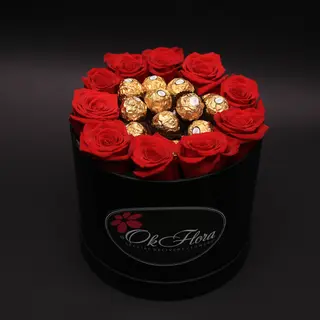 Cutie cu Trandafiri Roșii și Ferrero Rocher