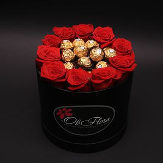 Cutie cu Trandafiri Roșii și Ferrero Rocher