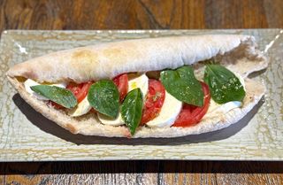 Panino caprese