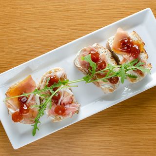 Брускети с Прошуто Крудо