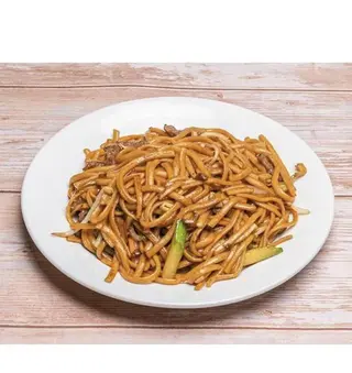 32. Tallarines Fritos Con Ternera