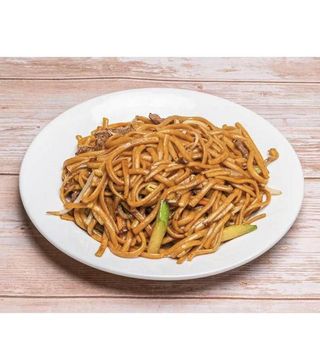 32. Tallarines Fritos Con Ternera