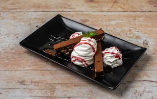 Šrilankanski čokoladni kolač s keksima