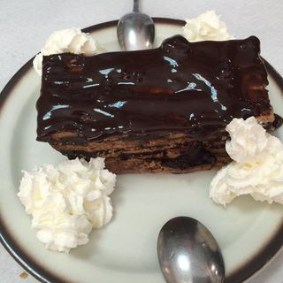 Tarta de chocolate con galletas