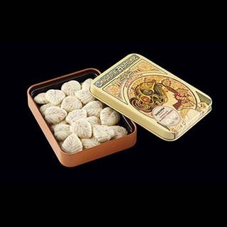 Cajitas de Hojas de Chocolate Blanco con Fresa Amatller