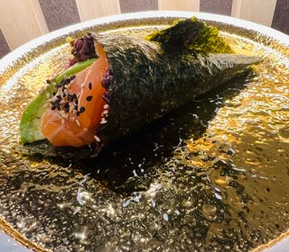 90 Temaki Black Salmone