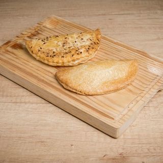 Empanadilla de Hojaldre Pisto con Atíun
