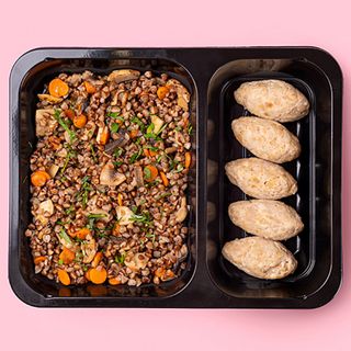 Ланч з паровими котлетами