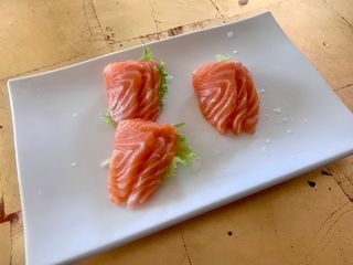 606 - Sashimi sake 20 pezzi