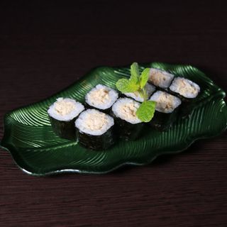 104. Hosomaki cooked tuna