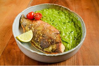 Dorada și risotto cu spanac