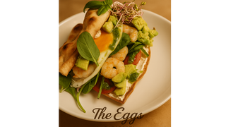 Śniadanie włoskie focaccia z krewetkami