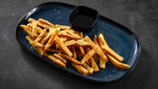 Chrupiące frytki z sosem terijaki