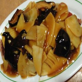 Pato Con Bambú Y Setas Chinas